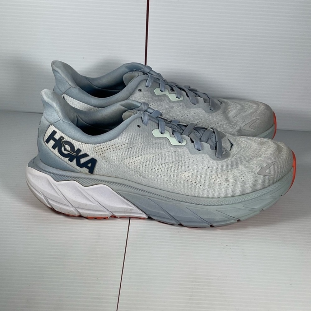 Hoka Arahi 6